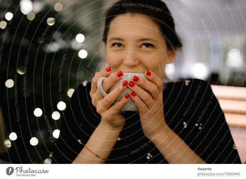 urlaubsverträumte Stimmung Getränk trinken Heißgetränk Kakao Kaffee Latte Macchiato Becher Lifestyle Freude Nagellack Leben harmonisch Abenteuer Freiheit