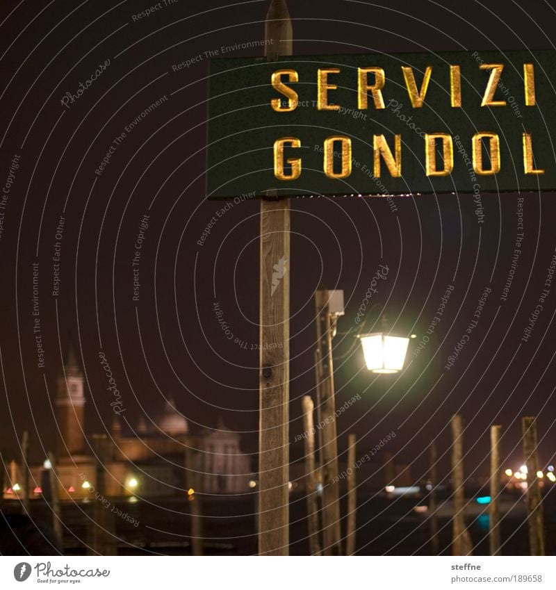 San Giorgio Maggiore Venedig Italien Kirche Sehenswürdigkeit Lebensfreude Gondel (Boot) Farbfoto Außenaufnahme Dämmerung Nacht Licht