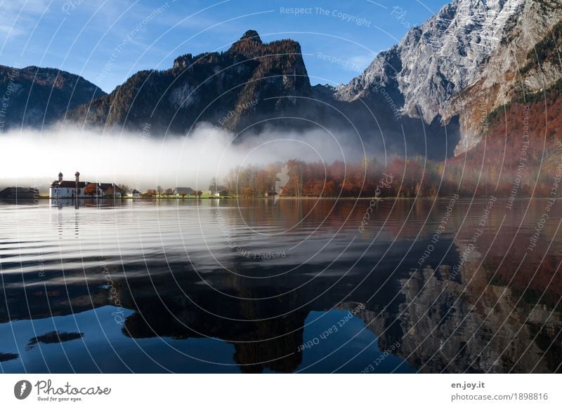 Näherkommen Ferien & Urlaub & Reisen Tourismus Ausflug Berge u. Gebirge Natur Landschaft Himmel Herbst Nebel Felsen Alpen Watzmann Berchtesgadener Alpen Seeufer