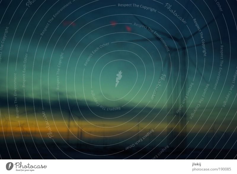 Rotation Wissenschaften Fortschritt Zukunft Energiewirtschaft Erneuerbare Energie Windkraftanlage Industrie Landschaft Urelemente Himmel Wolken Horizont Sturm