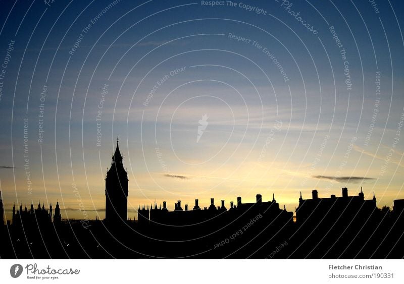 Big Ben's Skyline Flussufer Themse London England Großbritannien Europa Hauptstadt Hafenstadt Stadtzentrum bevölkert Haus Uhrenturm Dach Schornstein