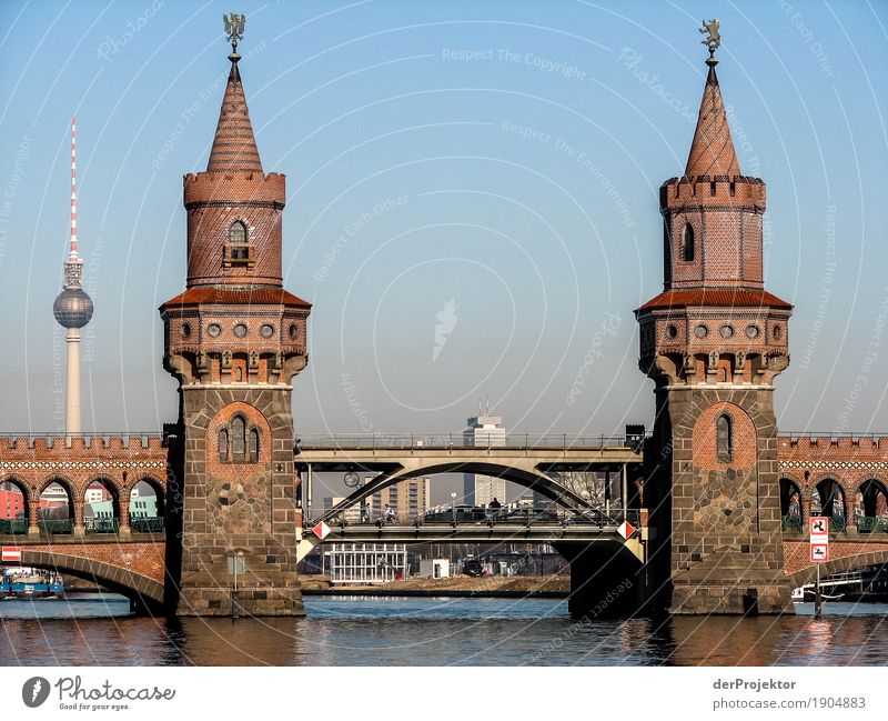 Blick auf die Oberbaumbrücke mit Fernsehturm metropole Freiheit Großstadt Berlin Zentrum Panorama (Aussicht) Sonnenstrahlen urban Schönes Wetter Stadtleben