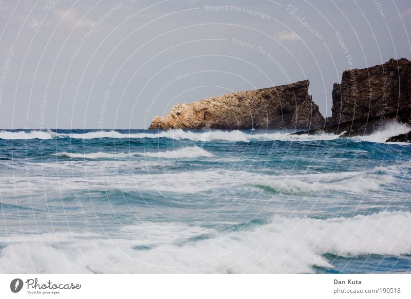 Einschnitt Natur Urelemente Wasser Herbst Klima Klimawandel schlechtes Wetter Unwetter Sturm Wellen Küste Strand Riff Meer Mittelmeer Insel Mallorca Ärger