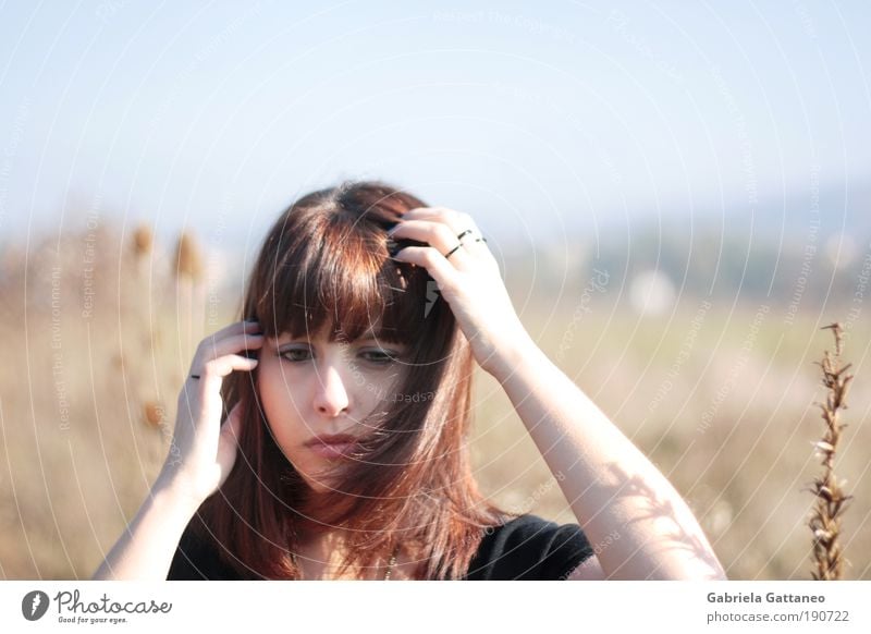 deselectrification feminin Junge Frau Jugendliche Kopf Haare & Frisuren Gesicht Arme 1 Mensch Natur Himmel Pflanze Sträucher Wildpflanze Schmuck brünett atmen