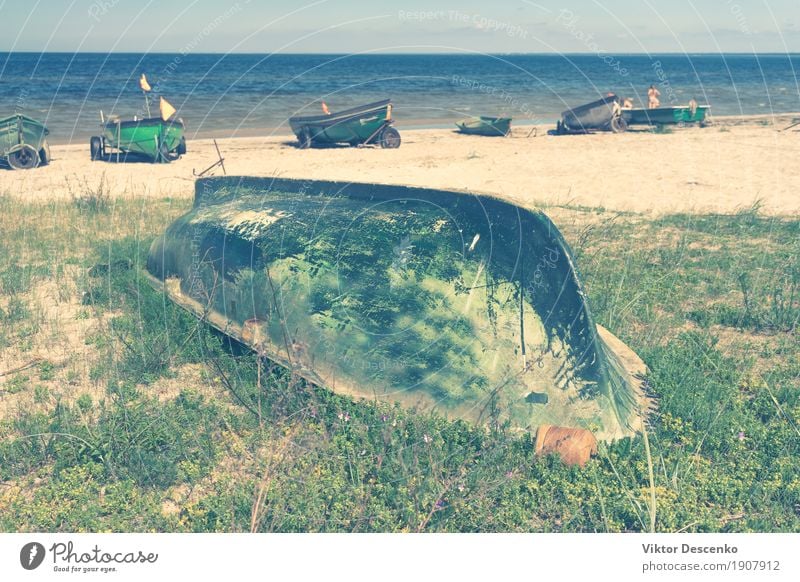 Strand der Ostsee Ferien & Urlaub & Reisen Tourismus Sommer Meer Natur Landschaft Sand Himmel Wolken Horizont Küste Wasserfahrzeug alt blau gelb grün Fischen