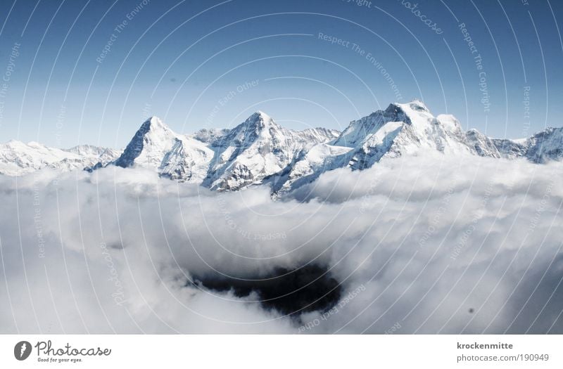 Bergschlund Natur Landschaft Himmel Winter Klima Schnee Felsen Alpen Berge u. Gebirge Gipfel Schneebedeckte Gipfel kalt standhaft Eiger Mönch (Berg)