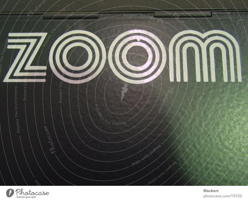 Zoom Zoomeffekt Blech grau Industrie Schriftzeichen