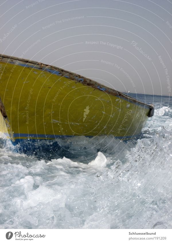 yellow boat Ferien & Urlaub & Reisen Ausflug Freiheit Kreuzfahrt Sommer Sommerurlaub Meer Wellen Wasser Wassertropfen Himmel Wolkenloser Himmel Bootsfahrt