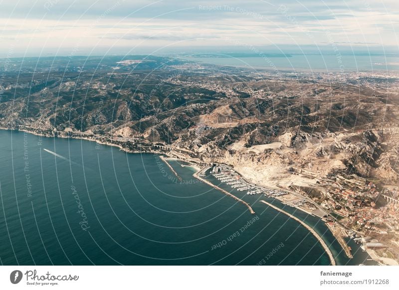 Plage de l'Estaque Umwelt Natur Landschaft Schönes Wetter fliegen Berge u. Gebirge Hügel Hafen Marseille Mittelmeer Côte bleue mediterran Frankreich Hafenstadt