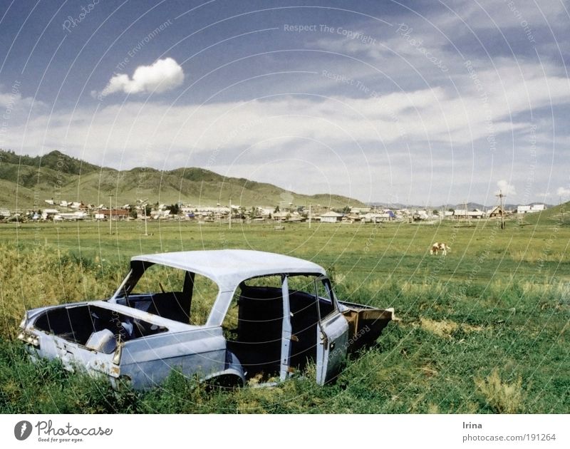 Fucked up in Siberia Berge u. Gebirge Steppe Hochebene Einsamkeit Wandel & Veränderung analog Rostlaube Sibirien Altai Gebirge Russland reisend Aussicht Ferne