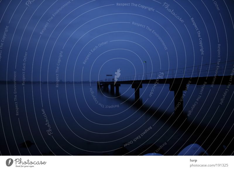 Der kleine Ost See ruhig Freiheit Meer Winter Segeln Umwelt Natur Landschaft Urelemente Wasser Himmel Wolken Küste Seeufer Nordsee Ostsee Hafen Schifffahrt