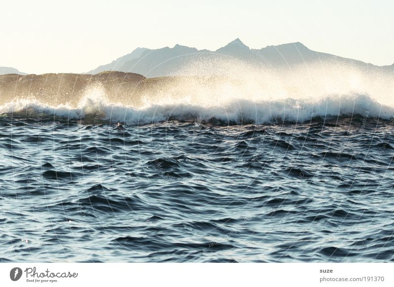 Lofoten Ferien & Urlaub & Reisen Expedition Strand Meer Wellen Berge u. Gebirge Natur Wasser Wind Sturm Küste träumen wild blau weiß Angst Brandung