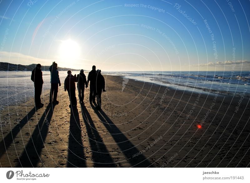 Goldene Zeiten. harmonisch Wohlgefühl Zufriedenheit Ferien & Urlaub & Reisen Sonne Strand Winter Schnee Mensch Freundschaft 6 Menschengruppe Landschaft