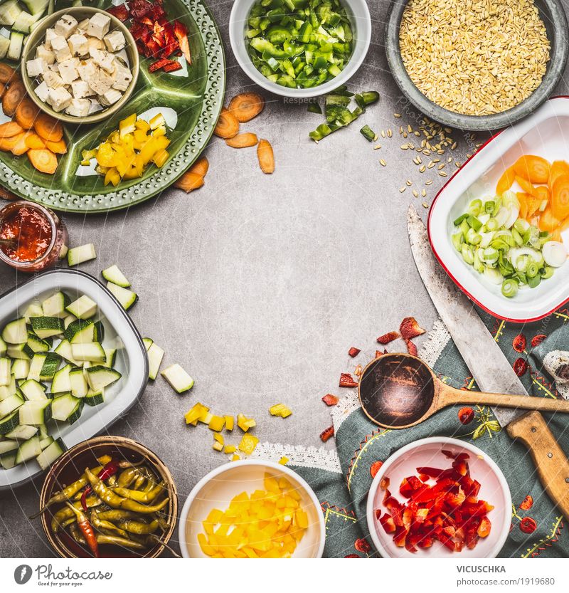 Gesund vegetarisch kochen mit Feta ,Gemüse und Graupe Lebensmittel Käse Getreide Kräuter & Gewürze Öl Ernährung Mittagessen Abendessen Bioprodukte