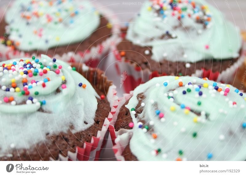 DOT.TI MEETS HEART.TIS Lebensmittel Dessert Süßwaren Ernährung Kaffeetrinken Büffet Brunch Übergewicht Feste & Feiern Karneval Geburtstag Bauch Muffin