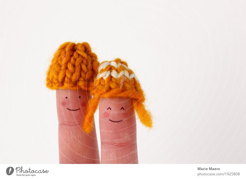 Fingerpuppen Pärchen mit Strickmützen Wintersport Mensch maskulin feminin Paar Partner Gesicht 2 Mütze Erholung Lächeln Liebe außergewöhnlich kuschlig weich