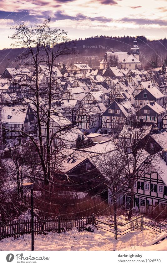 Altstadt von Freudenberg im Siegerland, Alter Flecken Landschaft Wolken Park Dorf Kleinstadt Stadtzentrum Skyline Menschenleer Haus Kirche Bauwerk Gebäude