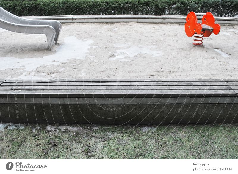 der schwarm Freizeit & Hobby Spielen Kindergarten Fisch 2 Tier Spielplatz Rutsche Sandkasten Wippe Metallfeder rot Eis Winter Farbfoto mehrfarbig Außenaufnahme