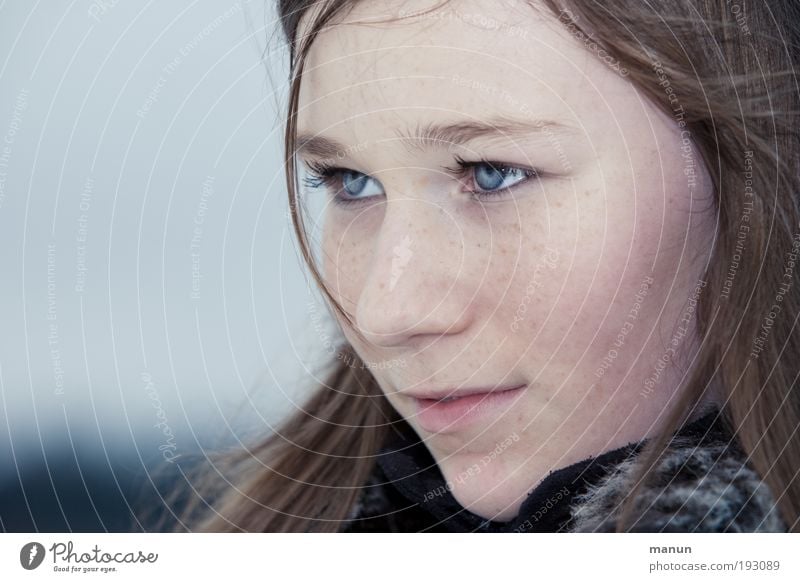 Marie III feminin Junge Frau Jugendliche Kindheit Gesicht Auge 1 Mensch langhaarig beobachten Denken Lächeln träumen warten authentisch Coolness Freundlichkeit