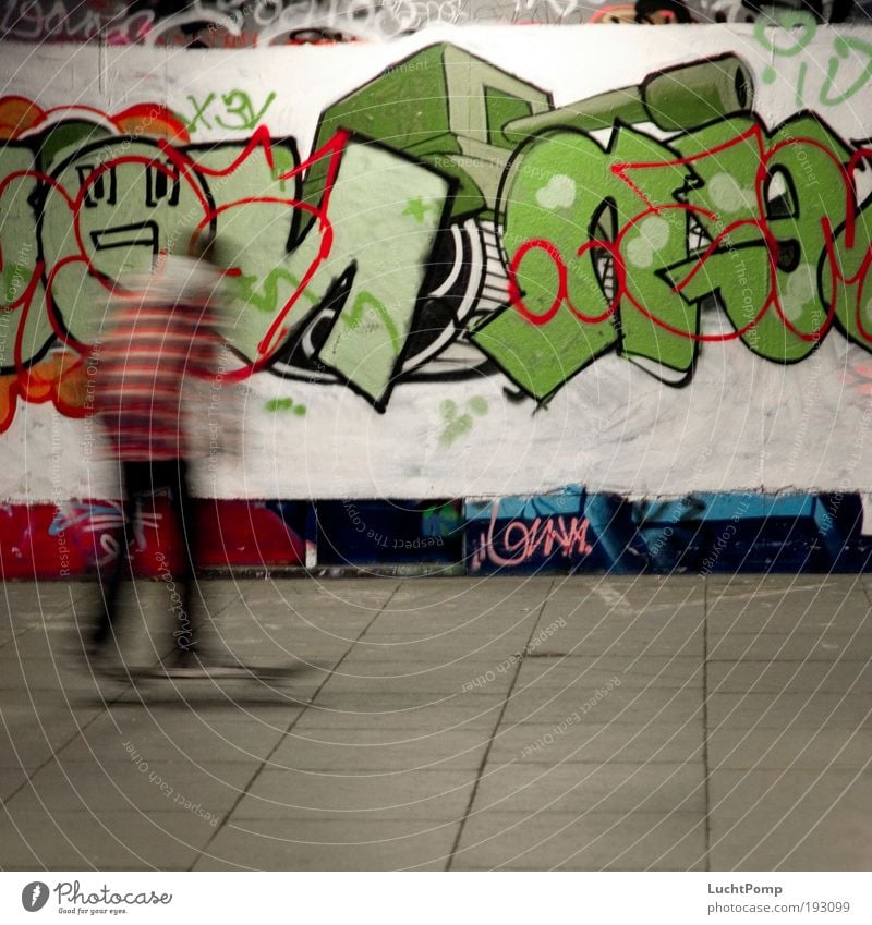 Nicht So Schnell, Jonny! Skateboarding Skaterhalle Trick Jump Skateplatz Skaterbahn Skateboardkleidung Geschwindigkeit Bewegung Bewegungsunschärfe kariert