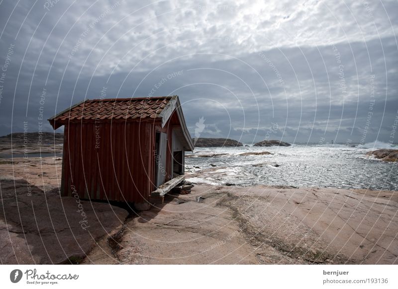 beach villa Hütte Strand Wind Tag Meer Wolken Wasser Sturm Felsen Fischerhütte Stein Natur Sommer Küste Haus Gebäude Architektur Landschaft Bucht Leuchtturm