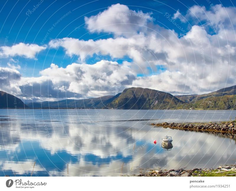 wolkenkuckuckshjem Landschaft Urelemente Wasser Himmel Wolken Schönes Wetter Berge u. Gebirge Fjord Fischerboot Sportboot Glück Fröhlichkeit Lebensfreude