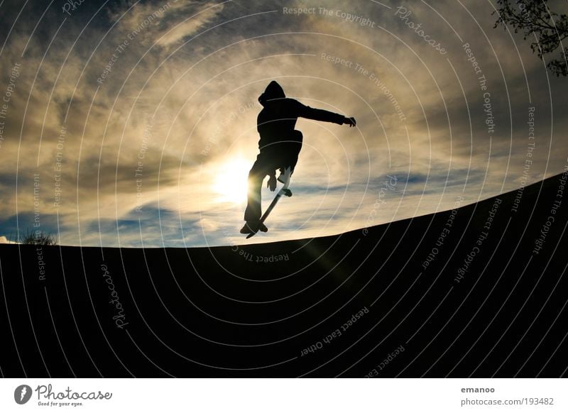 pop 50. Lifestyle Freude Freizeit & Hobby Sommer Sport Halfpipe Jugendliche 18-30 Jahre Erwachsene Bewegung fahren springen sportlich Coolness frei Freiheit