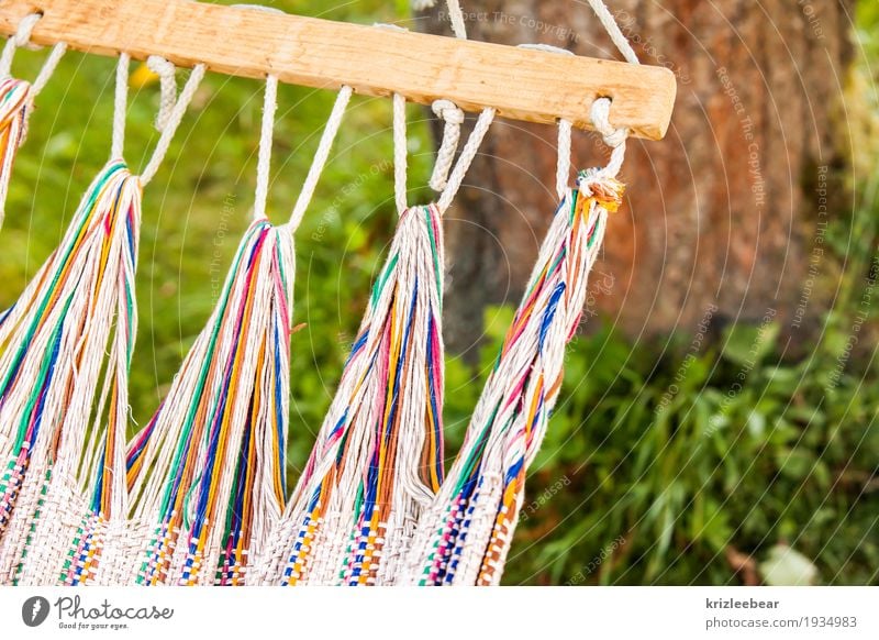 Füße hochlegen ruhig Freizeit & Hobby Sommer Natur Garten Erholung hängen liegen träumen friedlich Gelassenheit geduldig Hängematte mehrfarbig Farbfoto