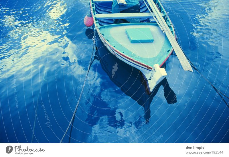 fischerboot Sommer Meer Wellen Ruder Arbeitsplatz Hafen Wasser Schönes Wetter Morro Jable Fischerboot Beiboot Leinen nass blau Güterverkehr & Logistik analog