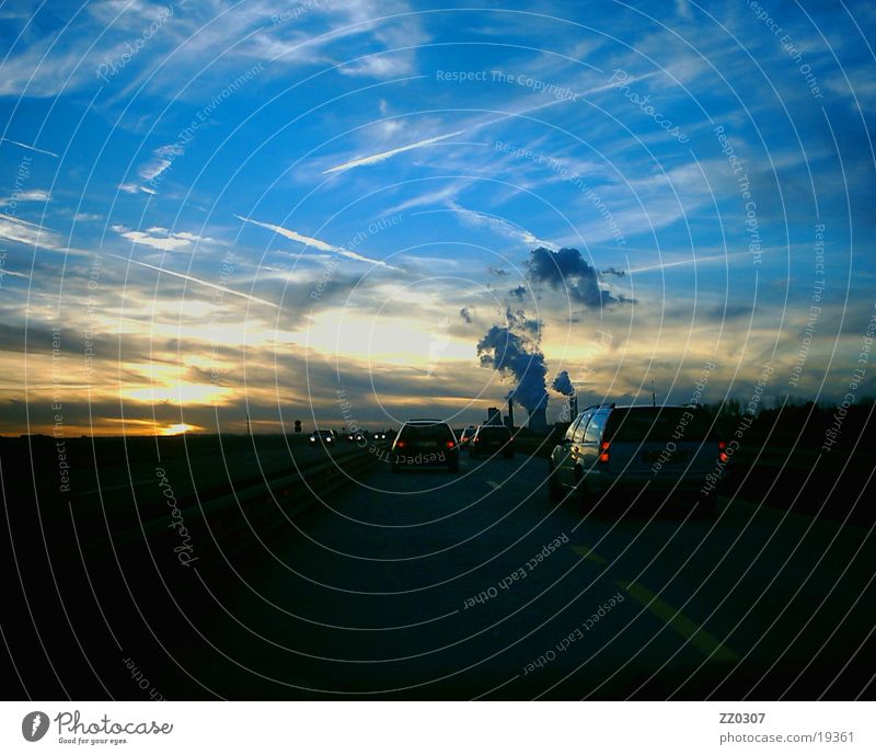 Himmel2 Dämmerung Sonnenuntergang Autobahn Wolken Abend blau