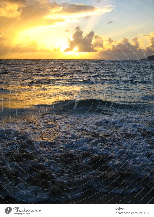 Sunrise Natur Wasser Himmel Wolken Horizont Sonnenaufgang Sonnenuntergang St. Kitts Farbfoto Außenaufnahme Morgendämmerung Zentralperspektive