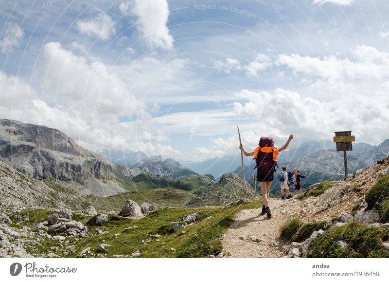 Geschafft! Ferien & Urlaub & Reisen Ausflug Abenteuer Ferne Freiheit Sightseeing Expedition Camping Sommer Berge u. Gebirge wandern Mensch feminin Junge Frau