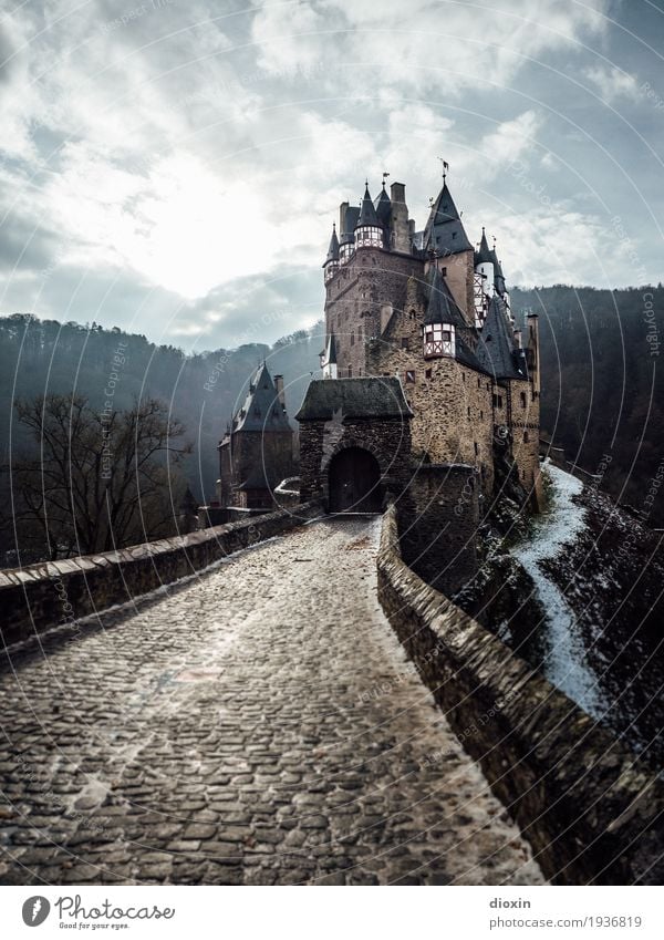 what eltz?! [6] Tourismus Ausflug Abenteuer Sightseeing Winter Menschenleer Burg oder Schloss Turm Tor Bauwerk Gebäude Architektur Mauer Wand Sehenswürdigkeit