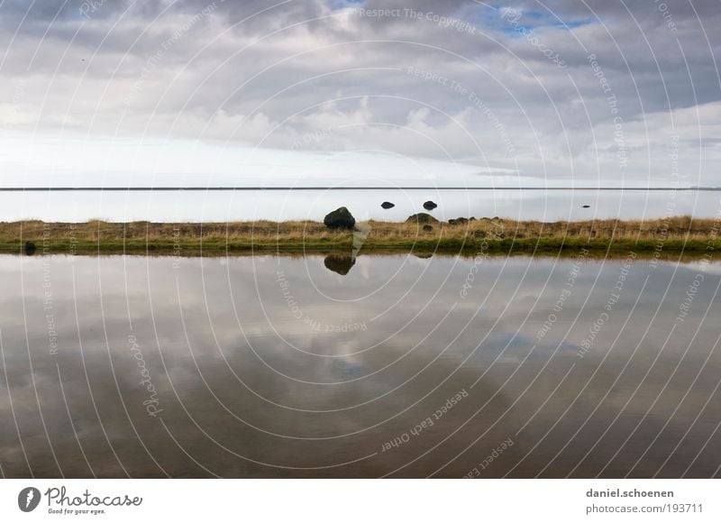 Isländische Weite mit viel Wasser und drei Felsen Ferien & Urlaub & Reisen Tourismus Ferne Freiheit Meer Himmel Wolken Horizont Klima Klimawandel Wetter Küste