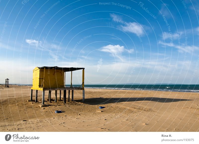 Saisonende Ferien & Urlaub & Reisen Tourismus Ausflug Sommerurlaub Sonne Sonnenbad Strand Meer Himmel Wolken Herbst Schönes Wetter Wärme Hütte Erholung blau