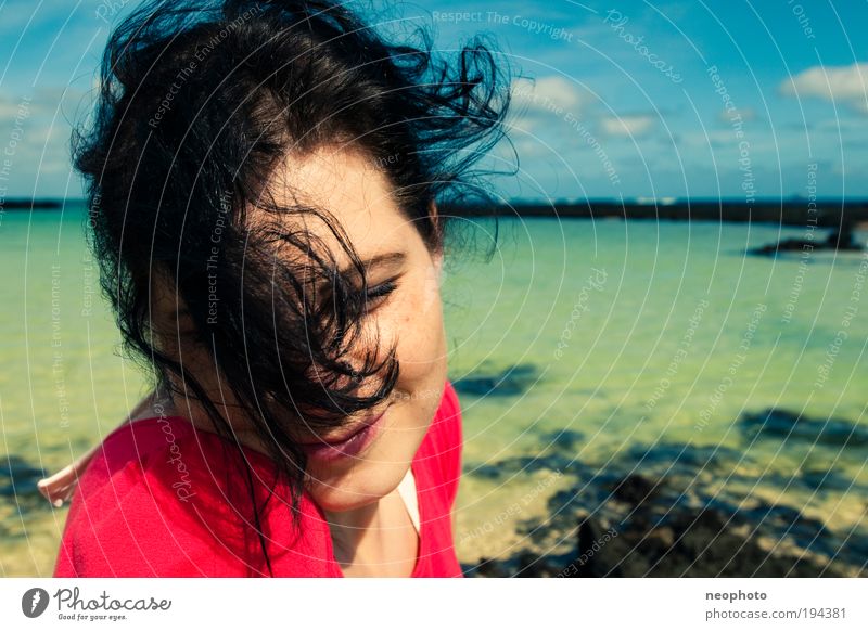 wenn jetzt Sommer wär... schön Gesundheit Leben Wohlgefühl Ferien & Urlaub & Reisen Sommerurlaub feminin Junge Frau Jugendliche Kopf Haare & Frisuren 1 Mensch