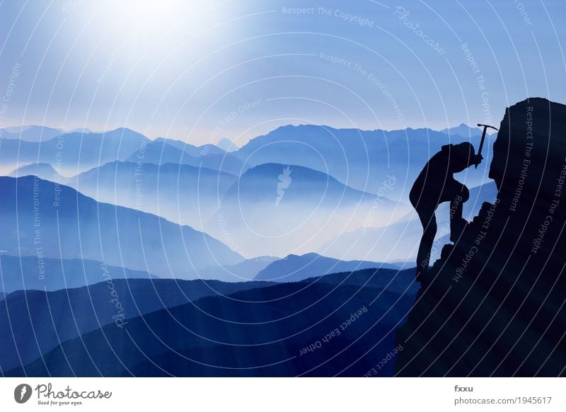 Bergsteiger Berge u. Gebirge erobern Erfolg Felsen Freiheit Freude Gipfel Klettern Konkurrenz Leistung Nebel Image Sieg Sonnenaufgang Sonnenstrahlen aufsteigen