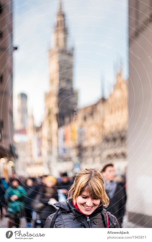 Sightseeing Freude Tourismus Städtereise feminin Junge Frau Jugendliche Erwachsene Leben 1 Mensch 18-30 Jahre 30-45 Jahre München Bayern Stadt Stadtzentrum