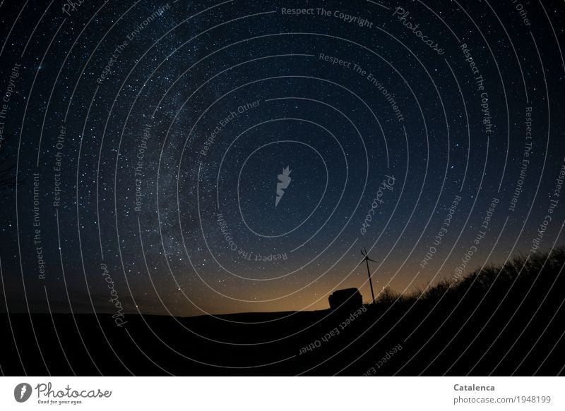 Nacht | wenn die Sternlein am Himmel stehen. Milchstraße Erneuerbare Energie Windrad Natur Landschaft Wolkenloser Himmel Nachthimmel Horizont Winter Gras Feld