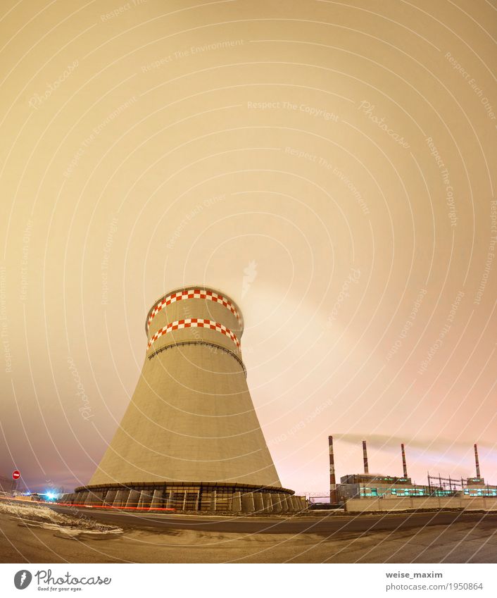 Wärmekraftwerk und Kühlturm in der Nacht Winter Schnee Fabrik Industrie Technik & Technologie Energiewirtschaft Kernkraftwerk Kohlekraftwerk Umwelt Landschaft