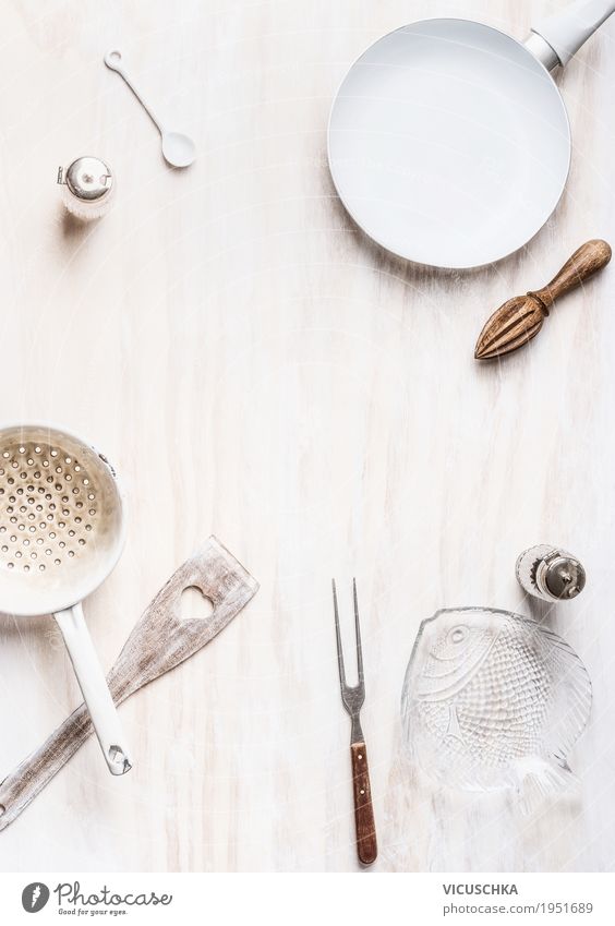 Kochen Hintergrund mit leeren Kochutensilien Ernährung Geschirr Schalen & Schüsseln Topf Pfanne Becher Gabel Löffel Stil Design Häusliches Leben Tisch Küche