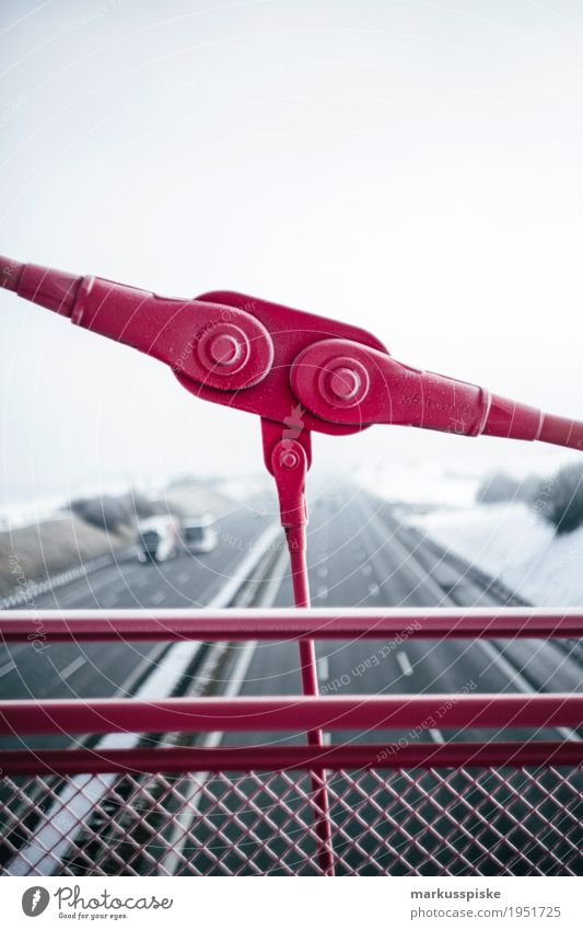 Fussgängerbrücke Ferien & Urlaub & Reisen Ausflug Abenteuer Ferne Freiheit Winterurlaub Brücke Bauwerk Architektur Verkehr Verkehrsmittel Verkehrswege