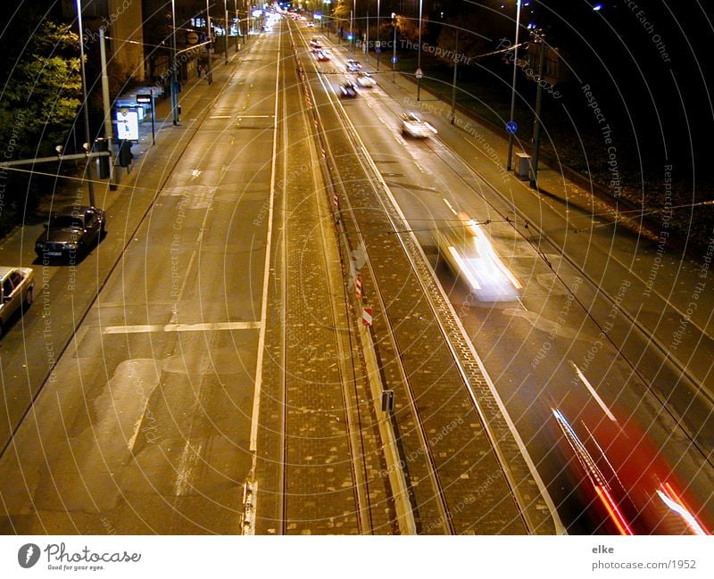 quickly Langzeitbelichtung Nacht Haus Geschwindigkeit fahren Verkehr Straße PKW Bewegung