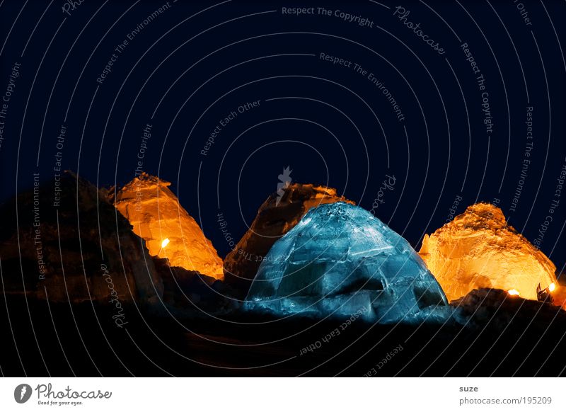 Kunstlicht Abenteuer Expedition Schnee Natur Landschaft Klima Eis Frost Wärme frieren leuchten kalt Spitze Schutz Geborgenheit Hoffnung Iglu Zufluchtsort