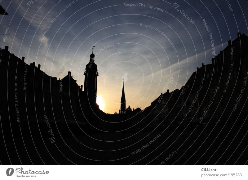 Stadt Silhouette bei Sonnenuntergang Ferien & Urlaub & Reisen Ausflug Ferne Sightseeing Städtereise Fernweh Marktplatz Café Luft Himmel Wolken Sonnenaufgang