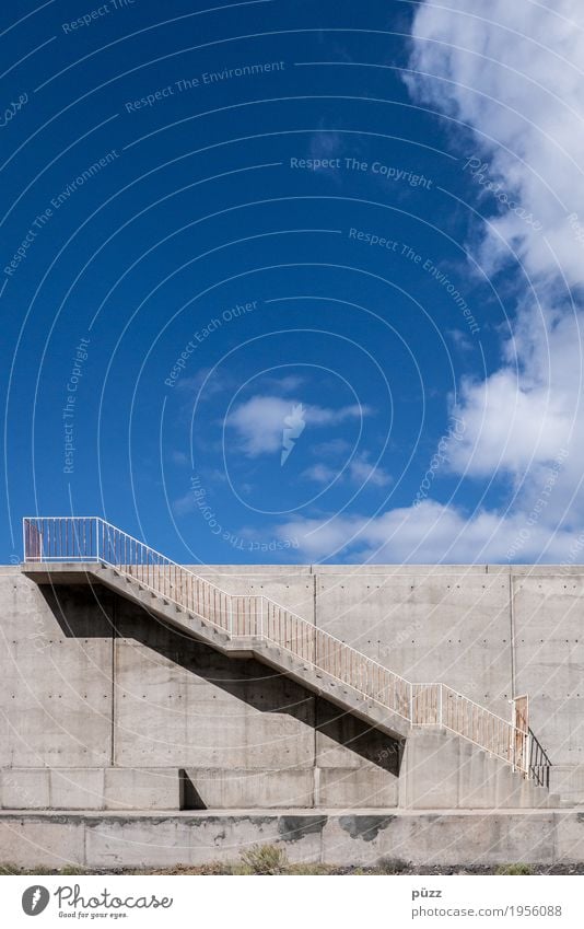 Stairway to heaven Himmel Wolken Menschenleer Hafen Architektur Mauer Wand Treppe Fußgänger Straße Wege & Pfade maritim blau grau Erfolg Neugier Hoffnung