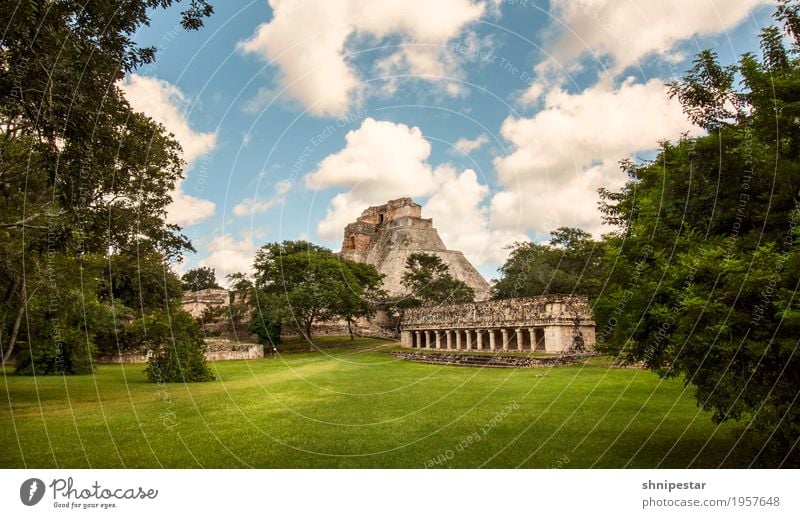 Uxmal, Mexiko Ferien & Urlaub & Reisen Tourismus Ausflug Ferne Sightseeing Expedition Camping Sommer Meer Insel wandern Kultur Natur Landschaft Gras Yucatan