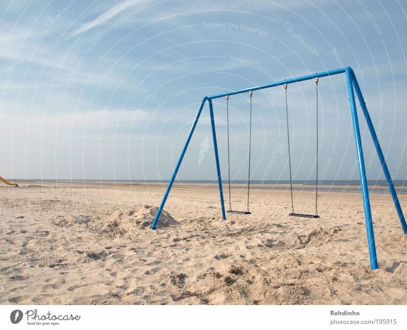 Strandspielplatz Glück Leben ruhig Freizeit & Hobby Spielen Sommer Meer Insel Natur Landschaft Sand Wasser Himmel Schönes Wetter Küste schaukeln toben träumen