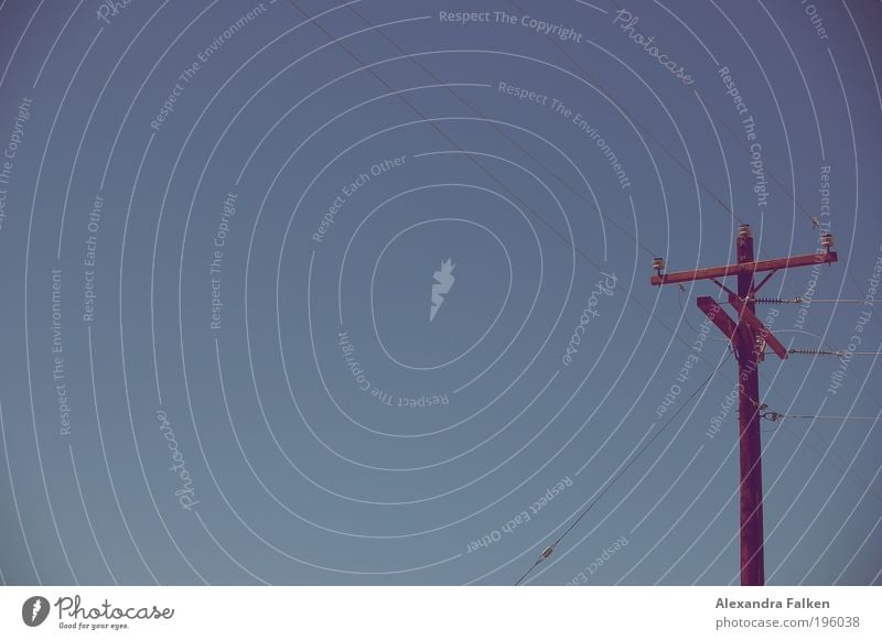 Callcenter II Telekommunikation hoch Strommast Elektrizität Telefonmast Oberleitung Knotenpunkt Kommunizieren Medien Technik & Technologie technisch Amerika