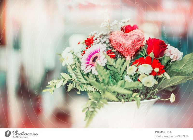 Blumen und Herz Dekor in Vase Stil Design Leben Feste & Feiern Valentinstag Muttertag Natur Pflanze Blatt Blüte Dekoration & Verzierung Blumenstrauß Zeichen